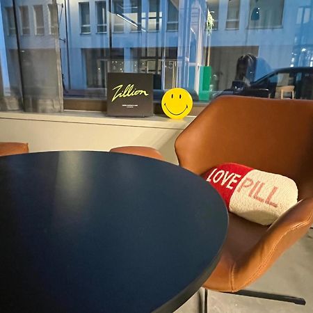 Moxy Antwerp Hotel Kültér fotó