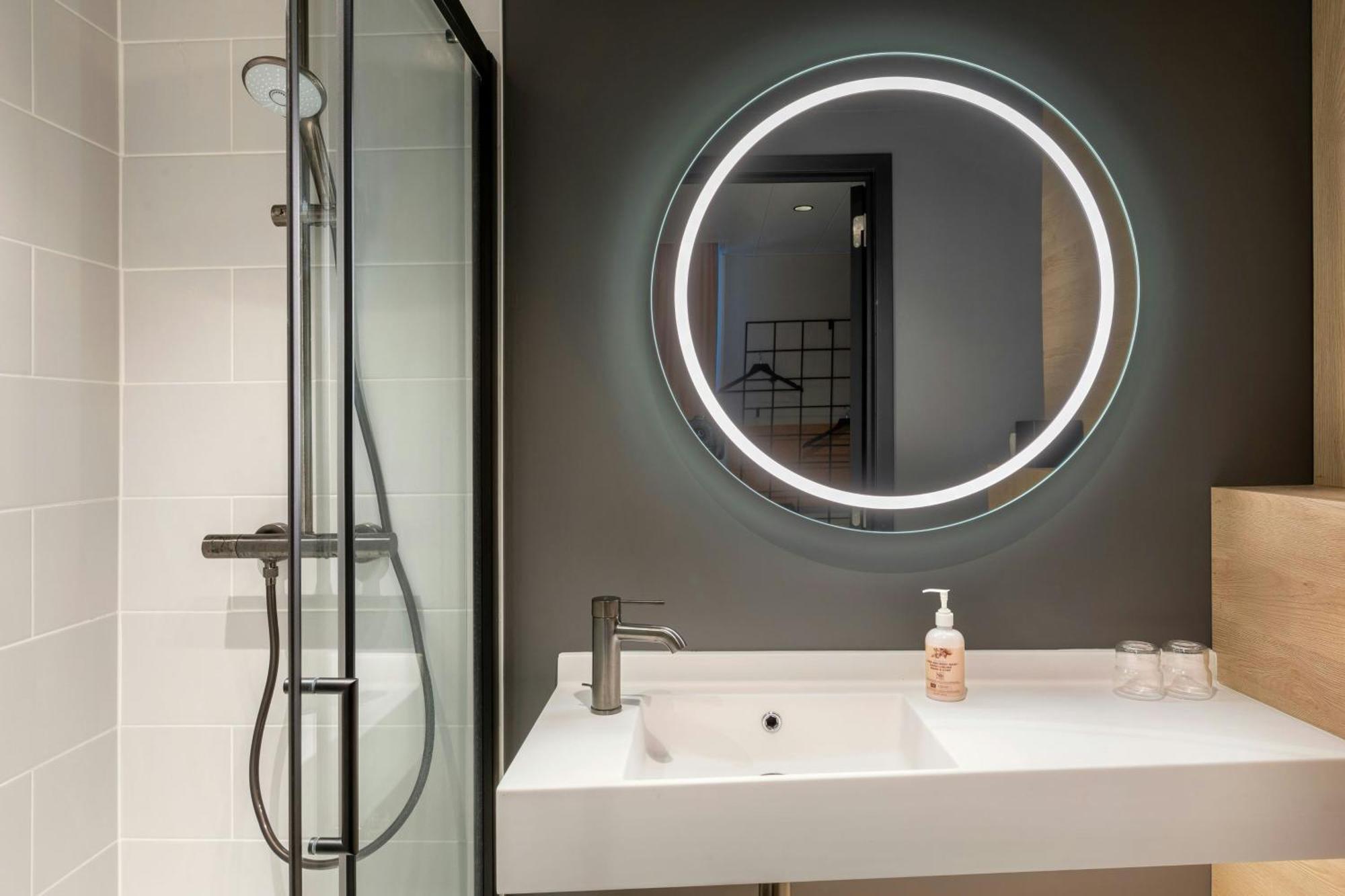 Moxy Antwerp Hotel Kültér fotó