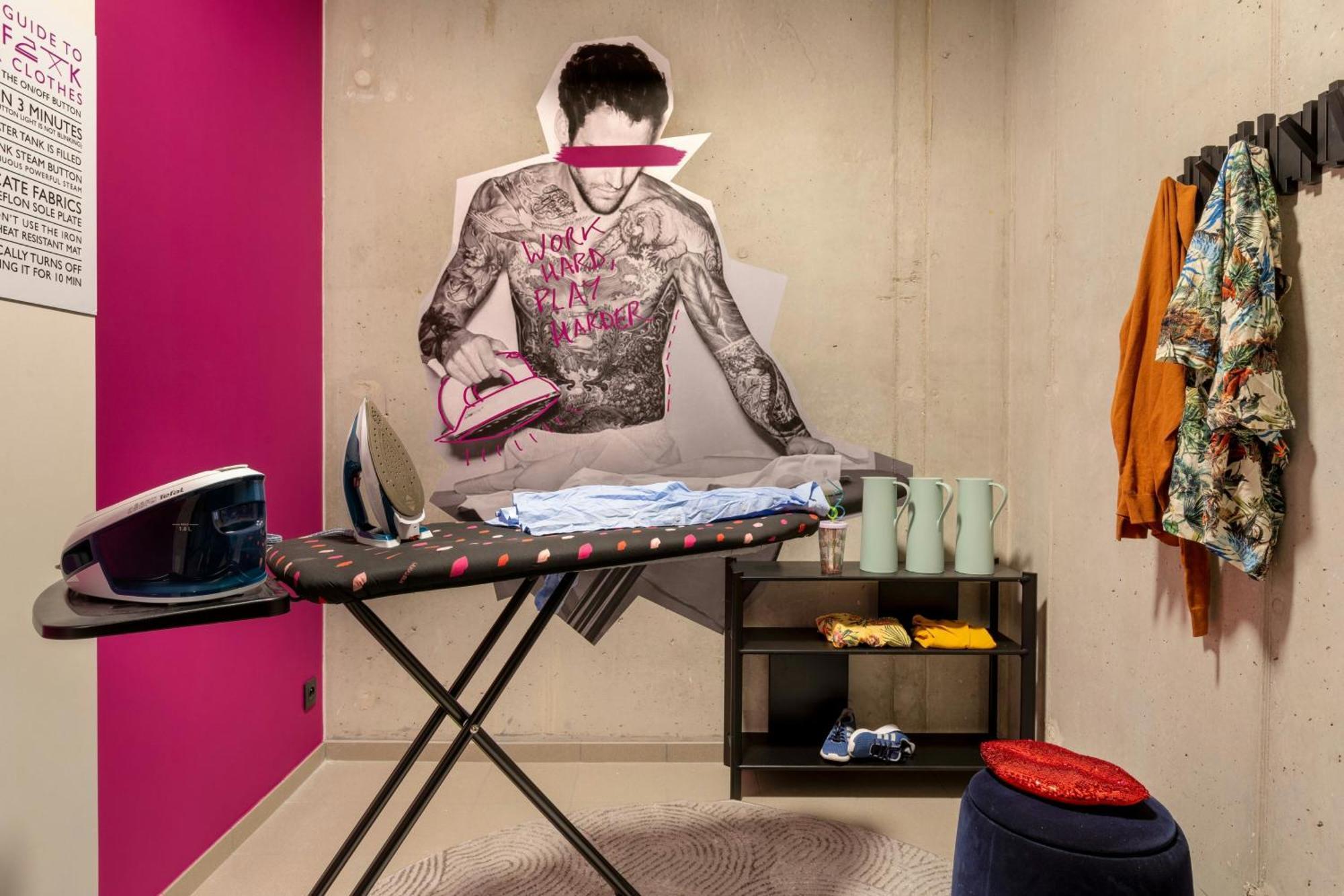 Moxy Antwerp Hotel Kültér fotó